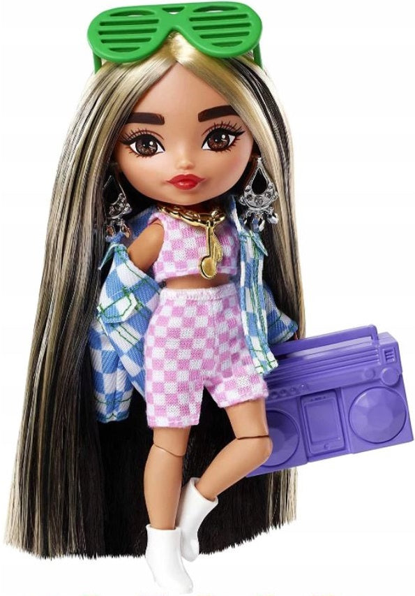 BARBIE EXTRA MINIS LALKA PASEMKA W KURTC - widok 3 opakowania szczegoly zabawka kolekcja