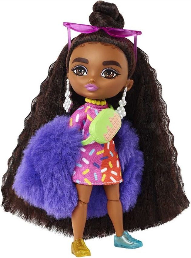 BARBIE EXTRA MINIS LALKA W FIOLETOWYM FU - widok 5 opakowania szczegoly zabawka kolekcja